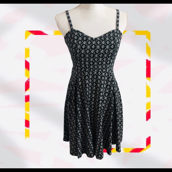 Old Navy Dresses & Skirts - OLD navy fit & flare cami mini dress for women